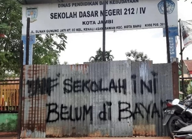 Sekolah Disegel : Potret Pendidikan Di Kota Jambi images