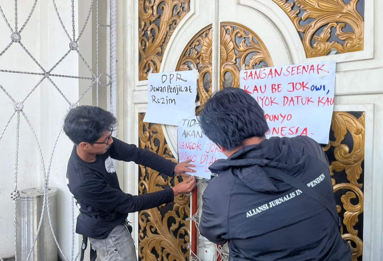 Demonstrasi Agustus; Demokrasi Sedang Sakit Keras images