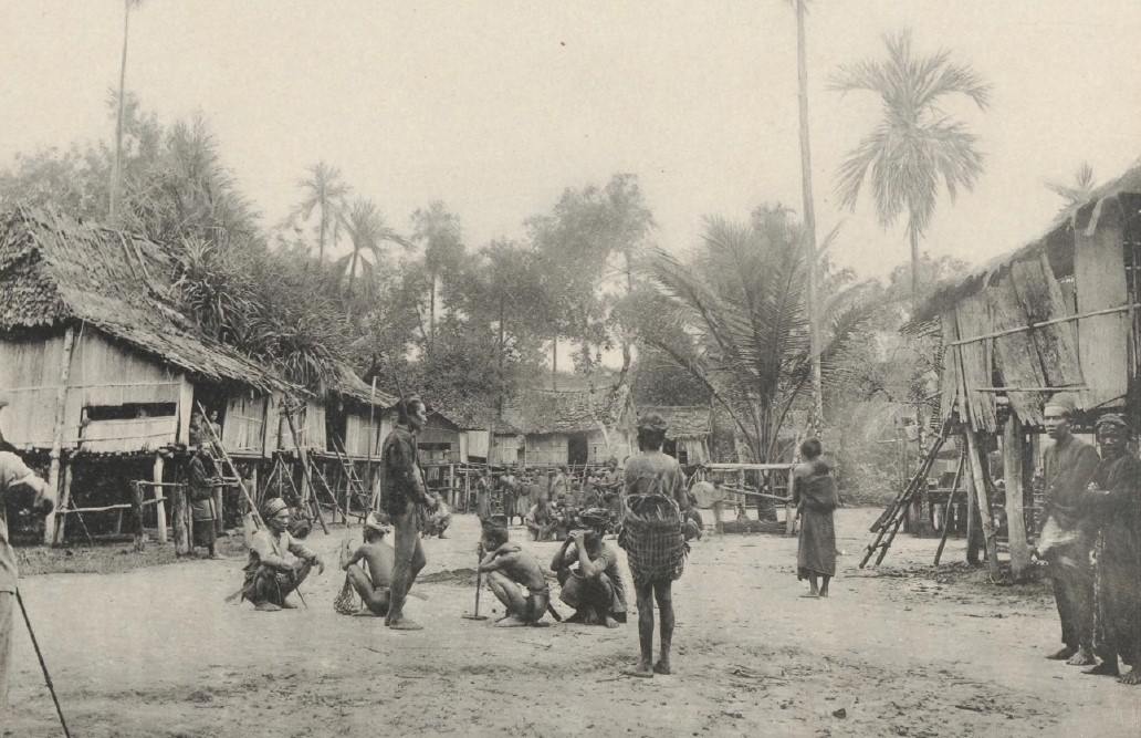 Komunal Suku Kubu Di Sumatra (1) images