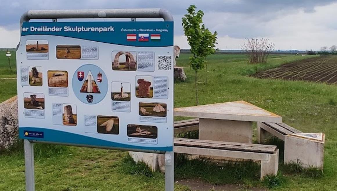 Szoborpark; “A Walk To Tripoint” images