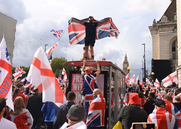 Sayap Kanan Di London Tolak Imigran images