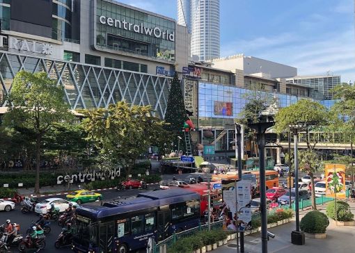 Jastiper; Jalan-Jalan, Belanja-Belanja images