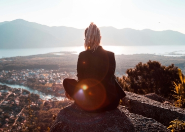 Otrovert Yang Tidak Berbaur images