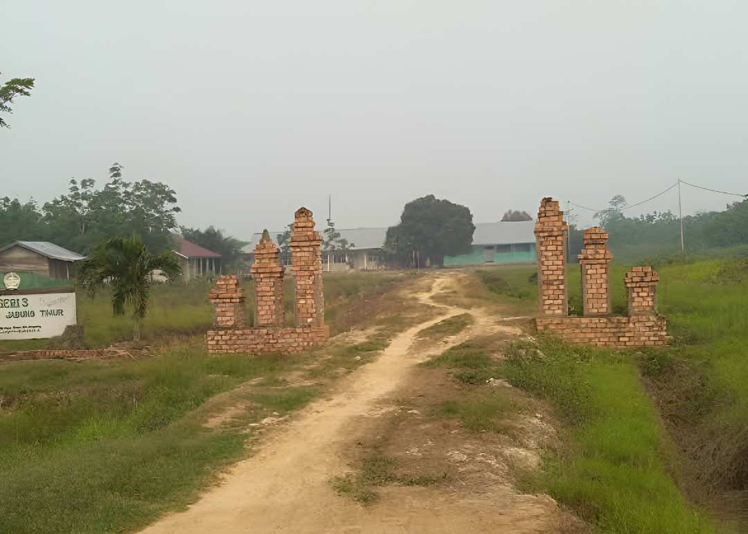 Kelewatan, Siswa Keroyok Guru images