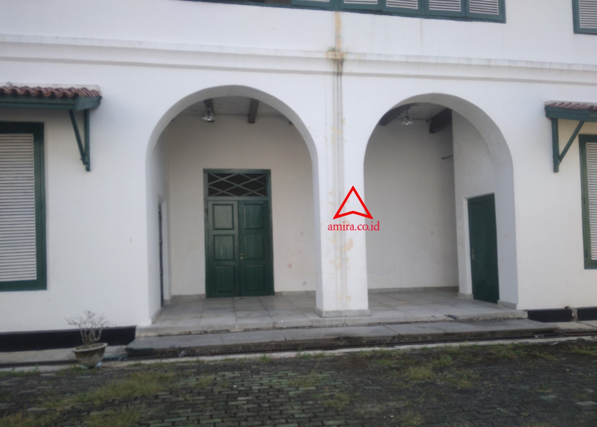 amira gambar berita interaktif