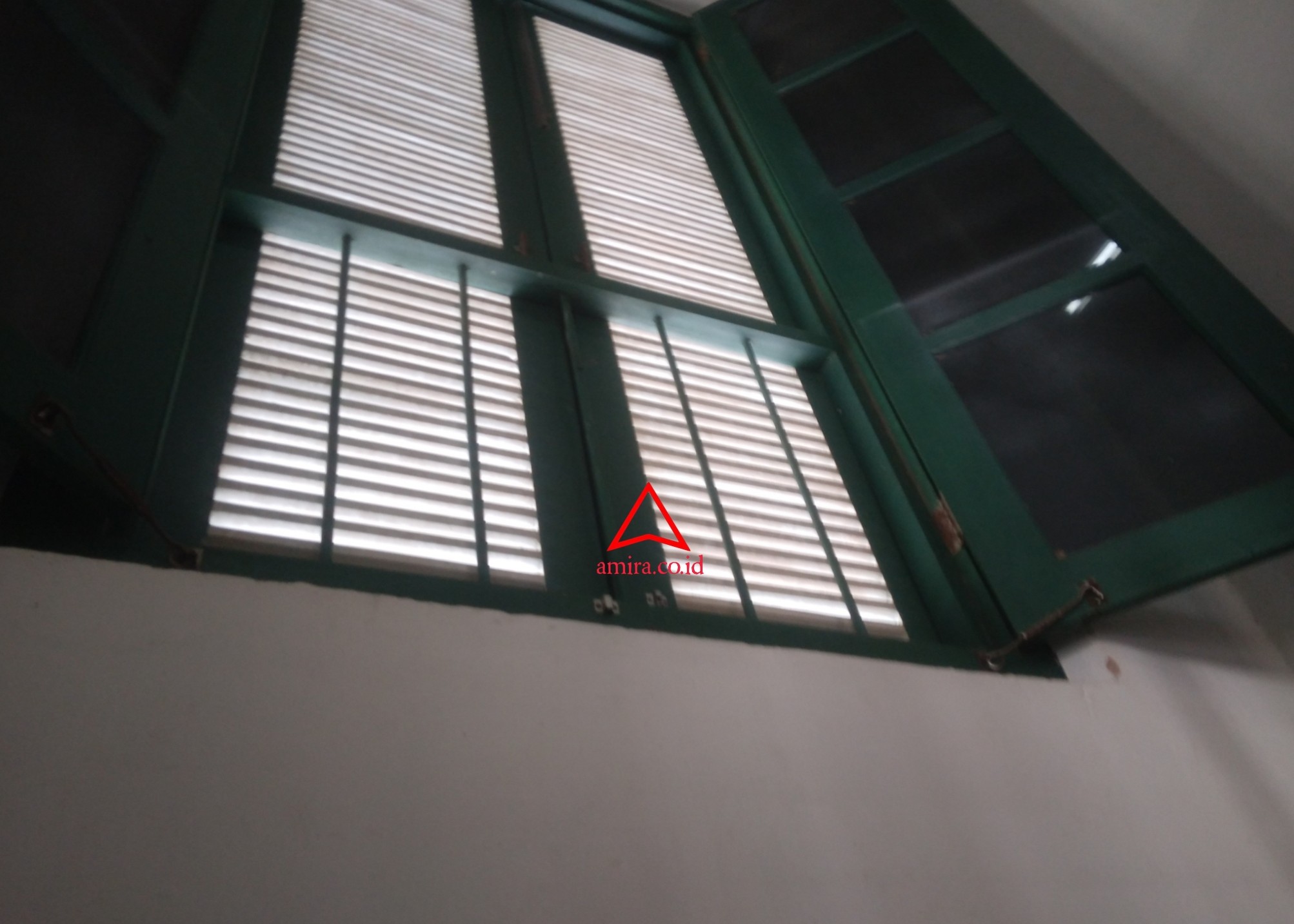 amira gambar berita interaktif