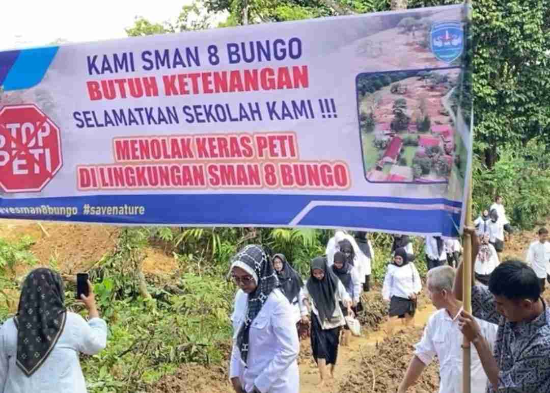 SMAN 8 Bungo Tolak Tambang Emas Illegal images